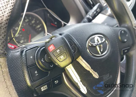 2015 Toyota Rav4 Xle z USA, uszkodzony, nr VIN 2T3WFREV1FW193023